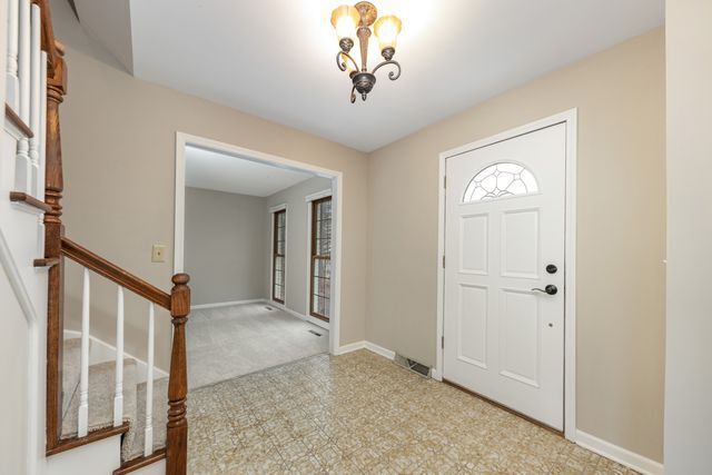 Property Photo:  903 Canyon Run Road  IL 60565 