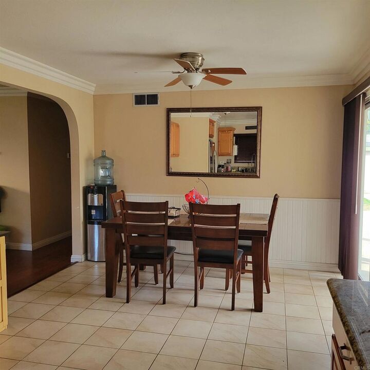 Property Photo:  940 Daisy Street  CA 92027 