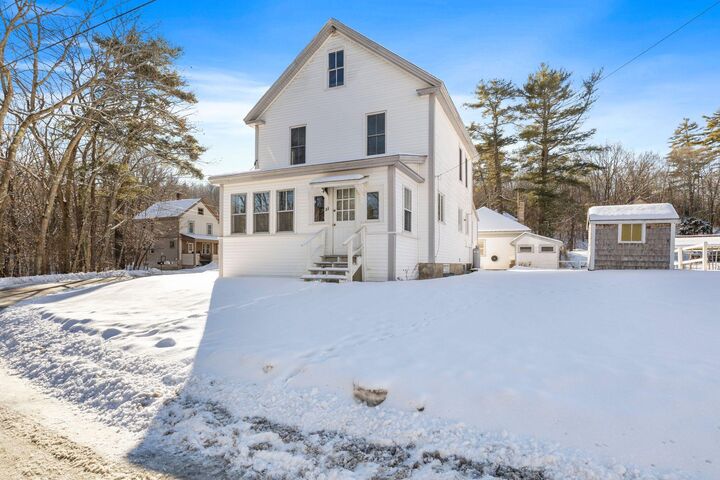 Property Photo:  33 Maple Street  ME 04048 