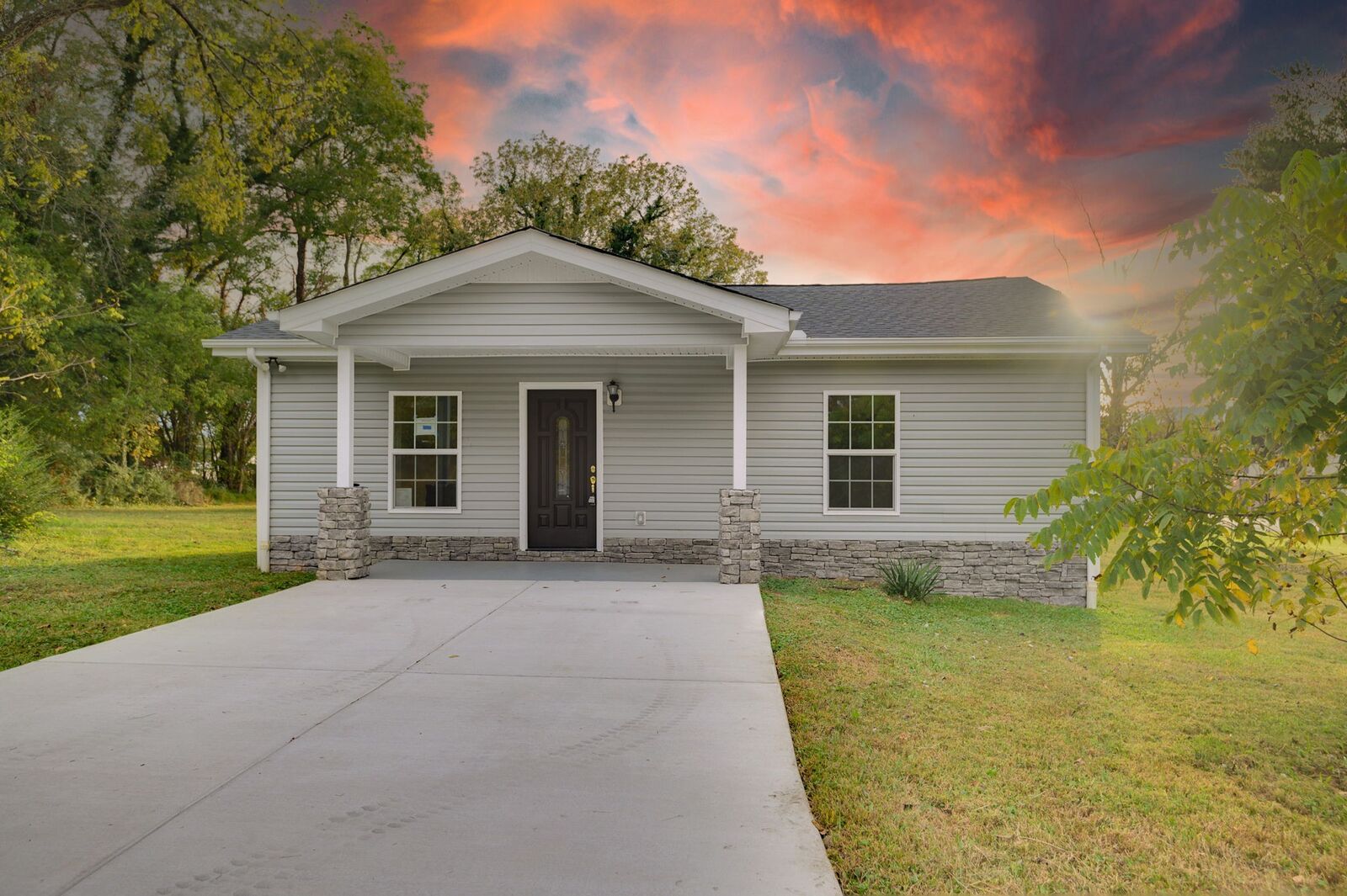 Property Photo:  702 SW Atlantic St  TN 37388 