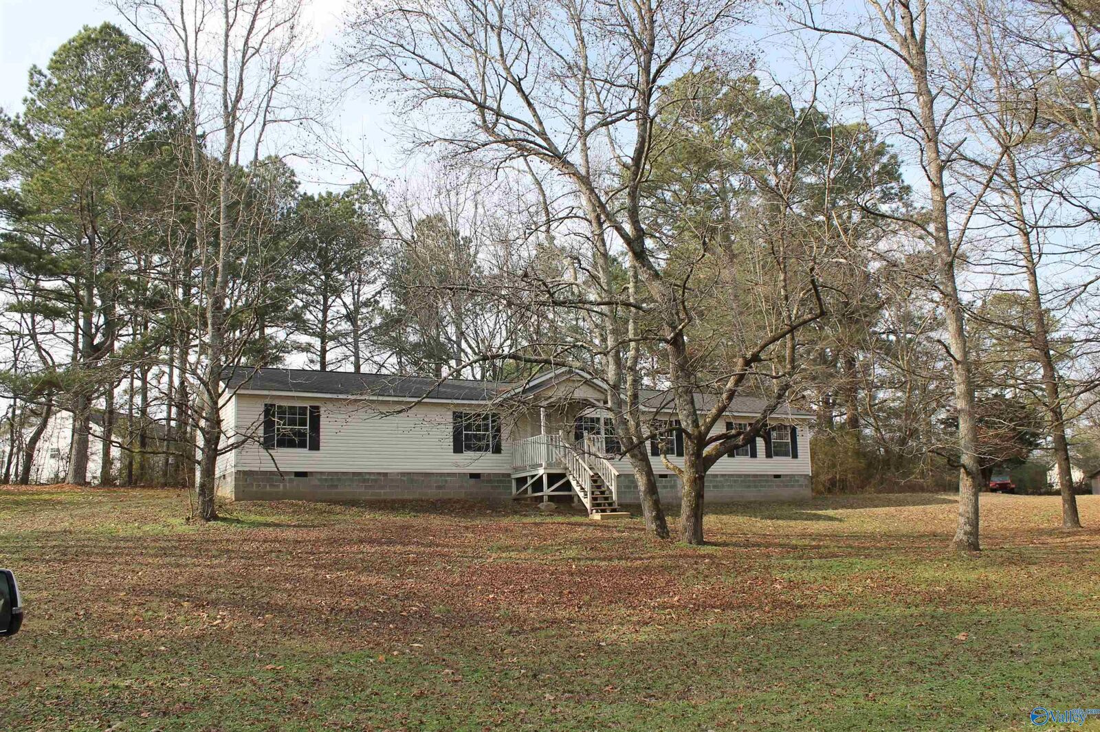 Property Photo:  143 Carlyle Road  AL 35986 