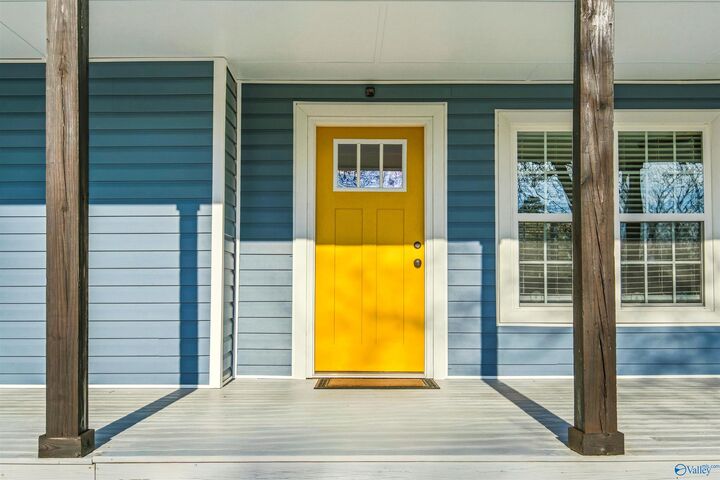 Property Photo:  411 4th Street SE  AL 35016 