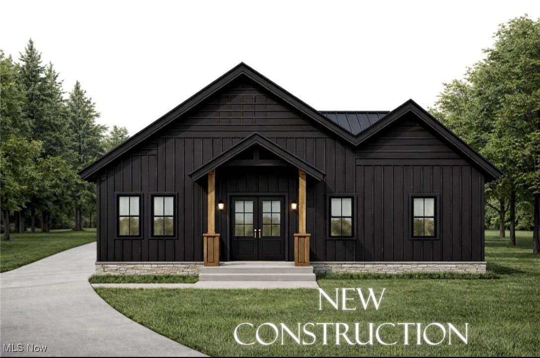 Property Photo: 33743 Henwell Road OH 44028