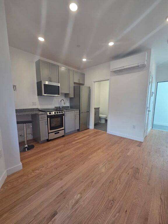Property Photo:  165 Hawthorne St 205  MA 02150 