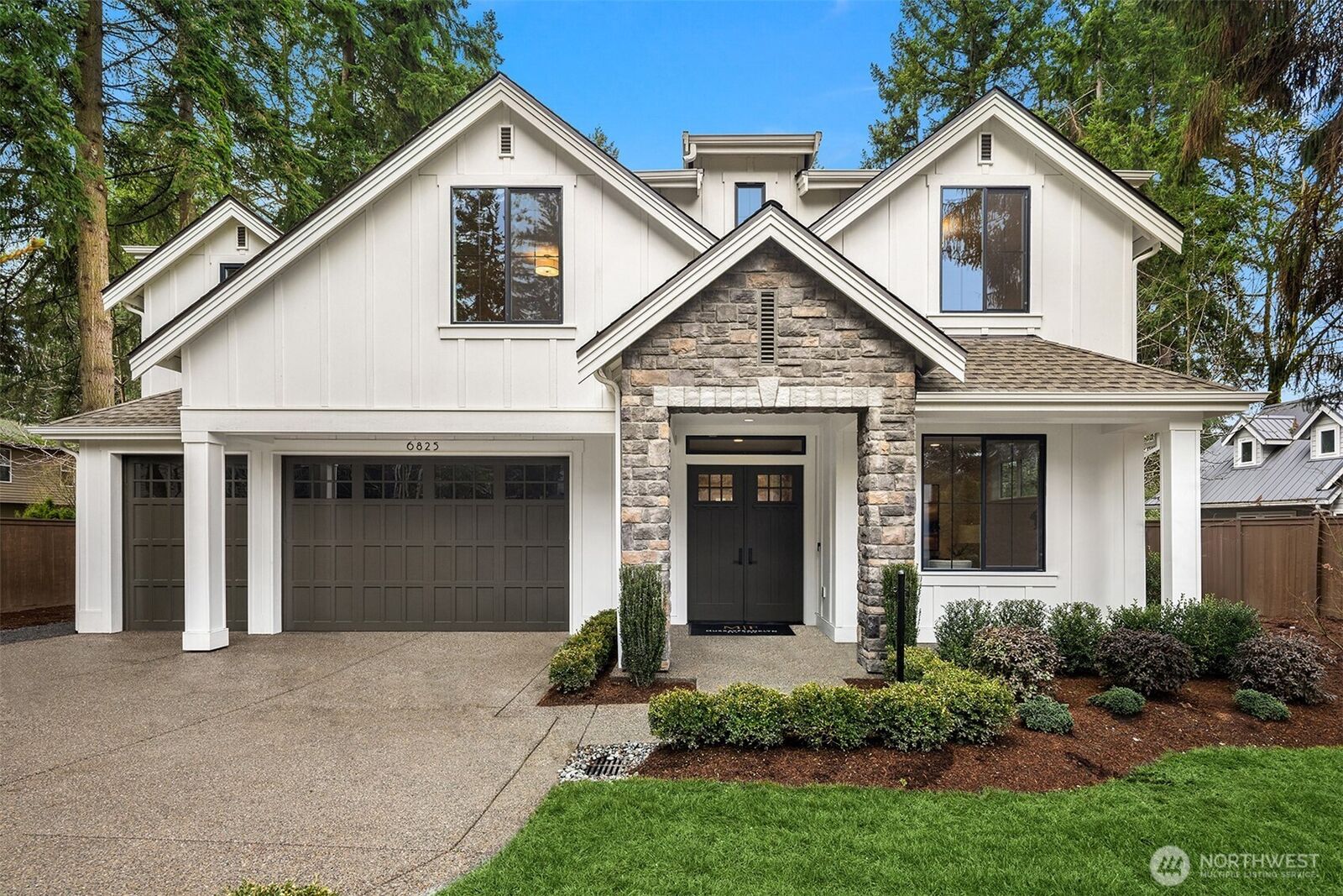 Property Photo:  6825  122nd Avenue NE  WA 98033 