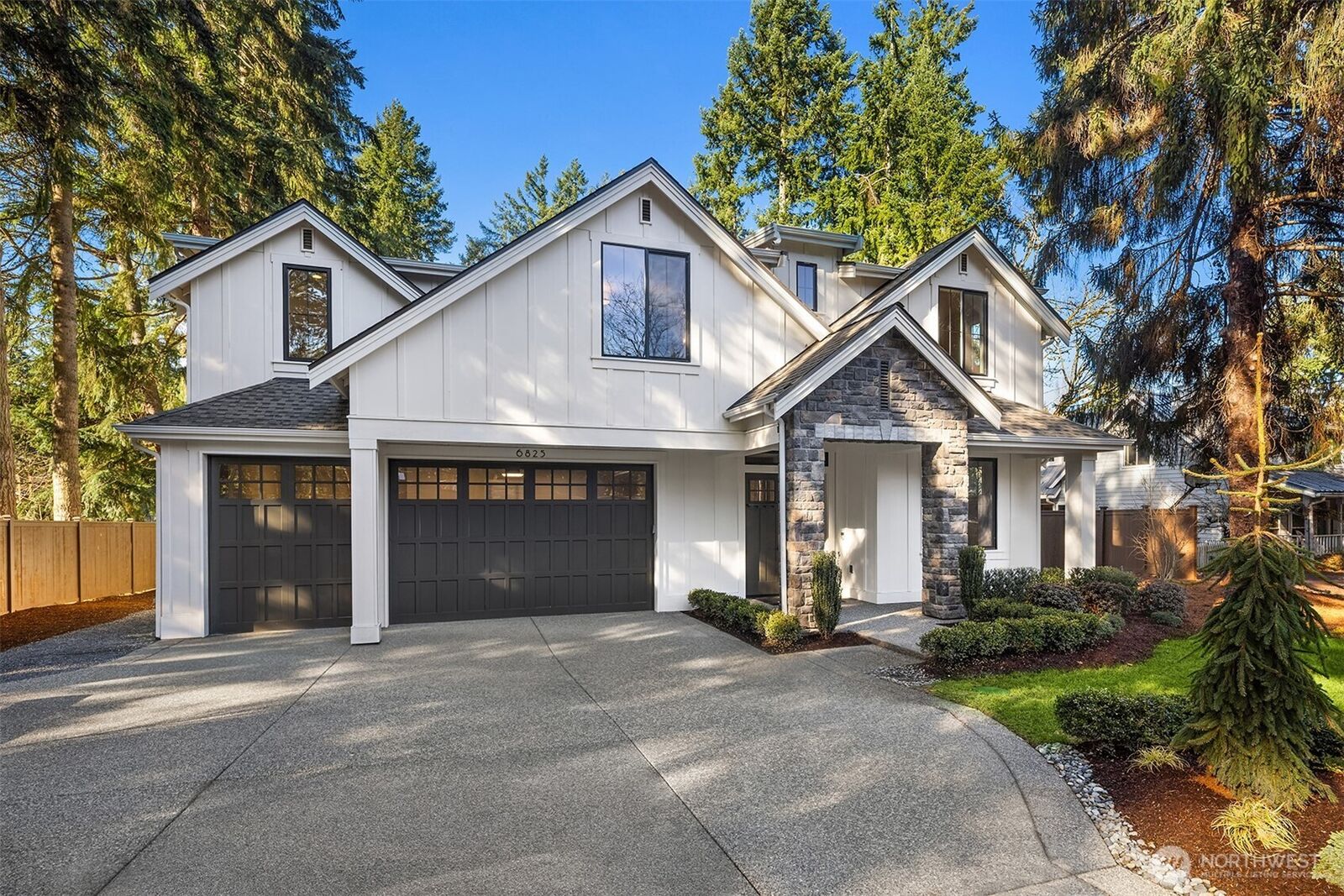 Property Photo:  6825  122nd Avenue NE  WA 98033 