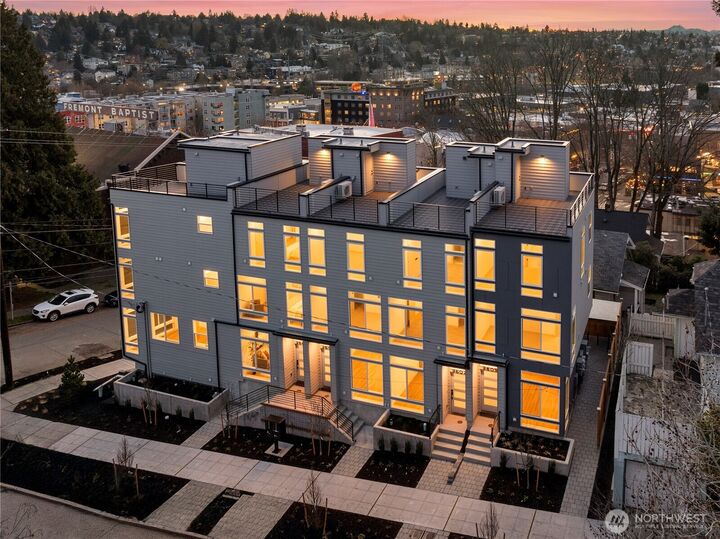 Property Photo: 3607 Linden Avenue N WA 98103