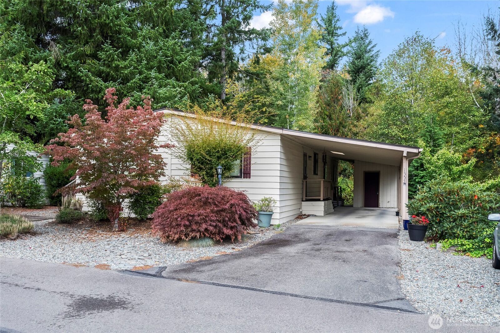 Property Photo: 1555 Kimberly Avenue E WA 98022