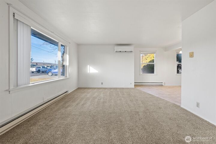 Property Photo:  172  D Street SE  WA 98823 