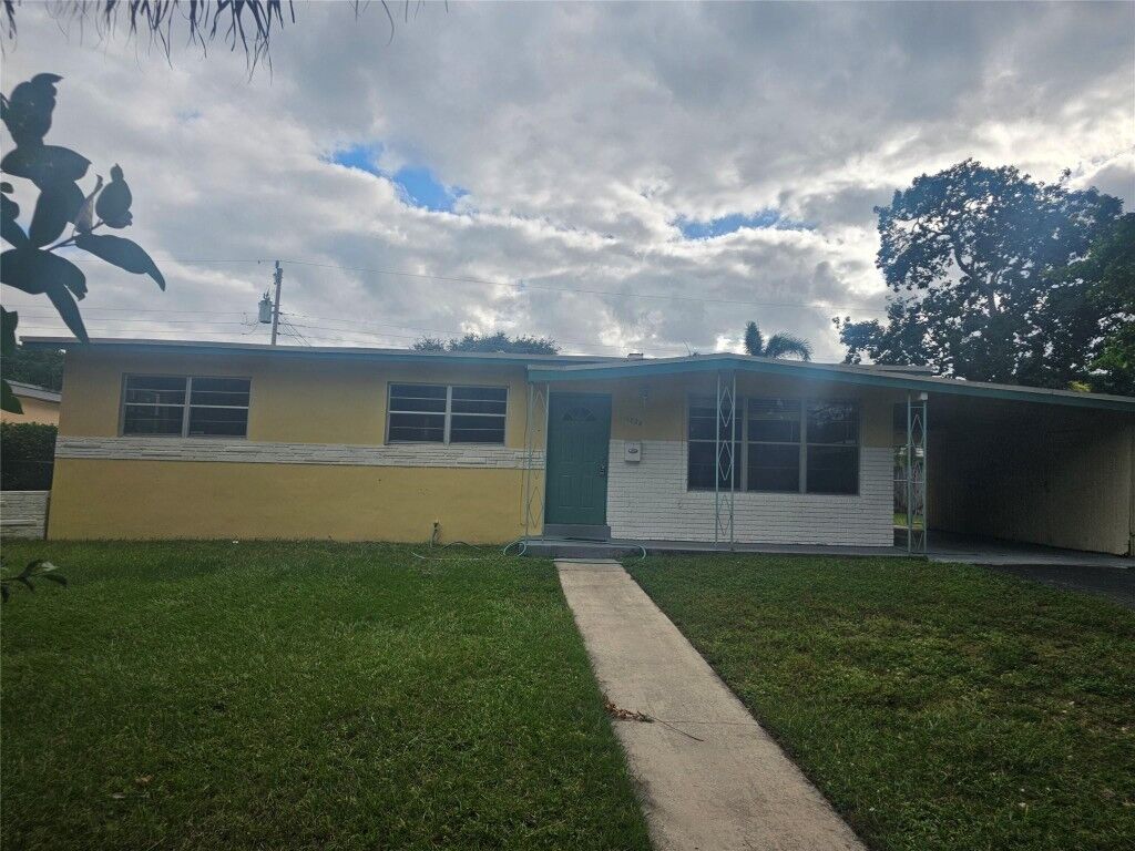 Property Photo:  6828 NW 14th Street  FL 33313 