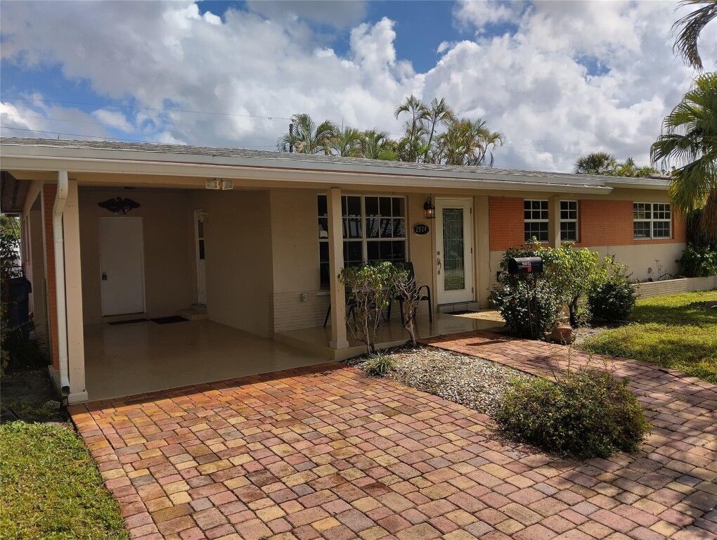 Property Photo:  2924 NW 9th Terrace  FL 33311 