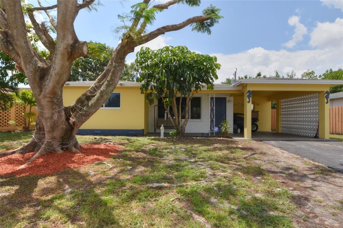 Property Photo:  6750 Cody Street  FL 33024 