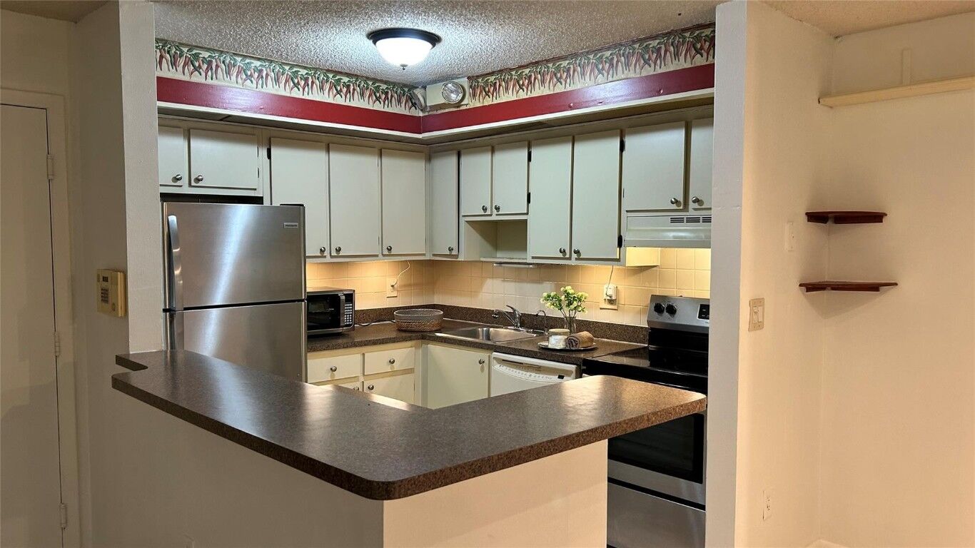 Property Photo:  9702 S Belfort Circle 112  FL 33321 