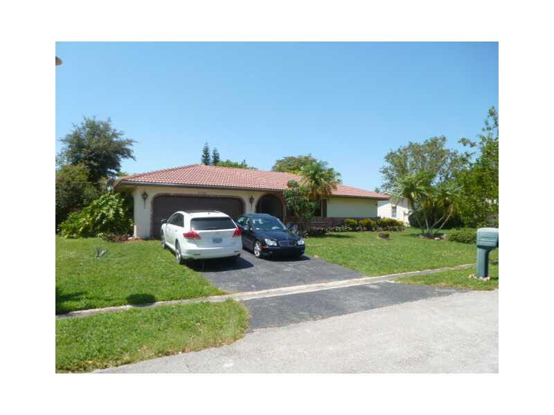 Property Photo: 11040 NW 44th Street FL 33065