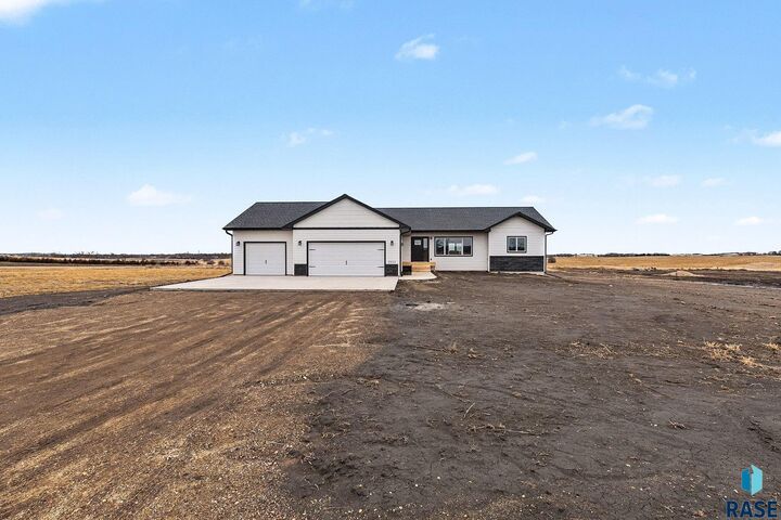 Property Photo:  2022 Harvest Creek Ln Lane  SD 57042 