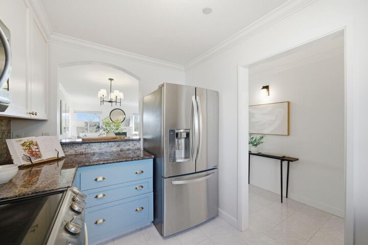 Property Photo: 320 Peninsula Avenue 409 CA 94401