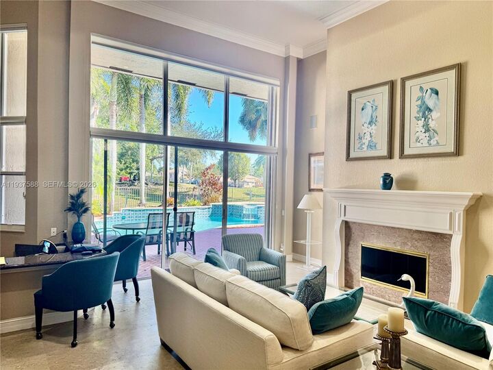 Property Photo: 2442 Poinciana Ct FL 33327