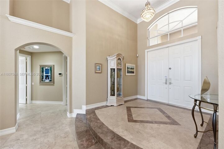 Property Photo:  2442 Poinciana Ct  FL 33327 