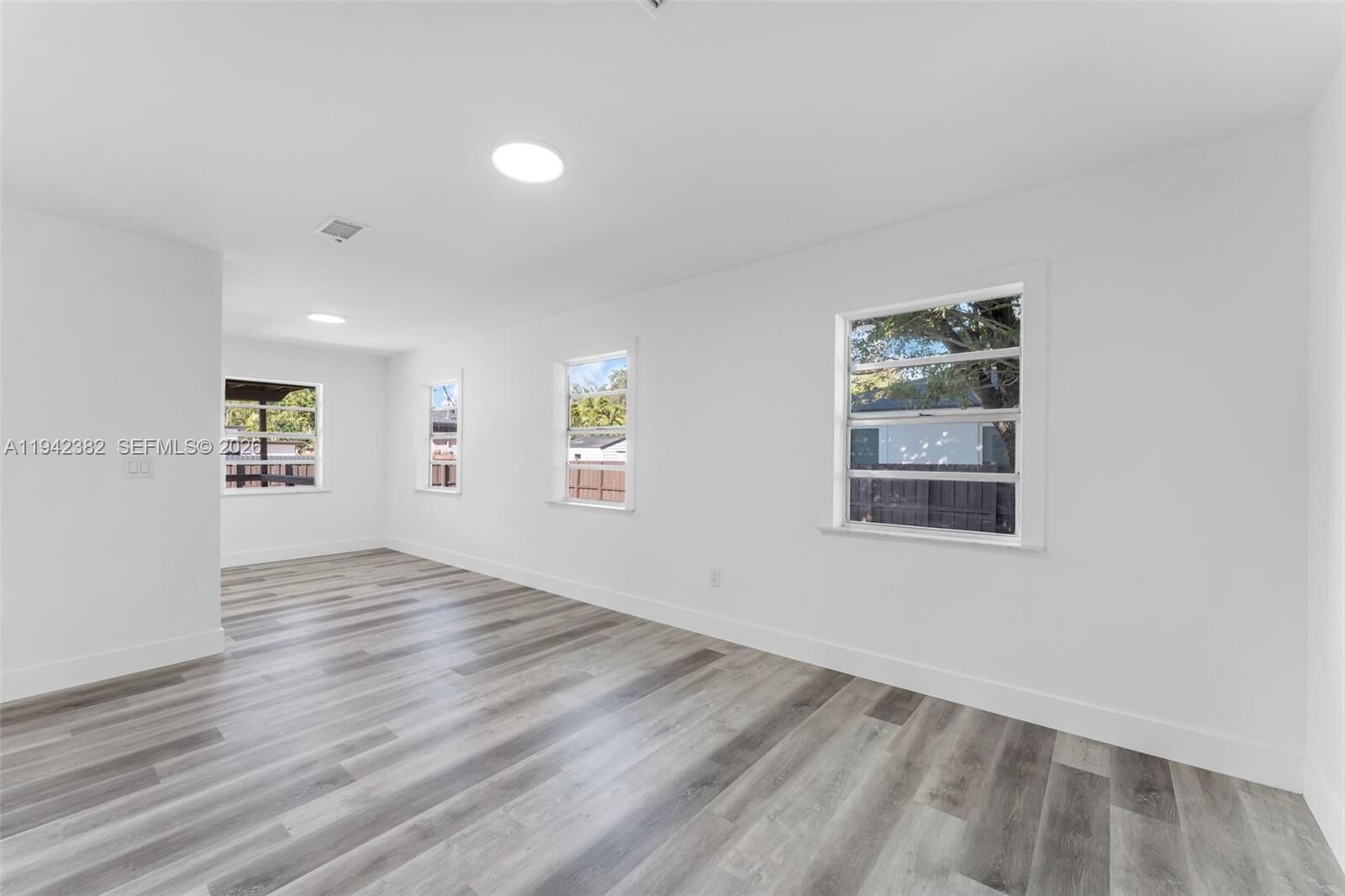 Property Photo:  358 Pine Ct  FL 33166 