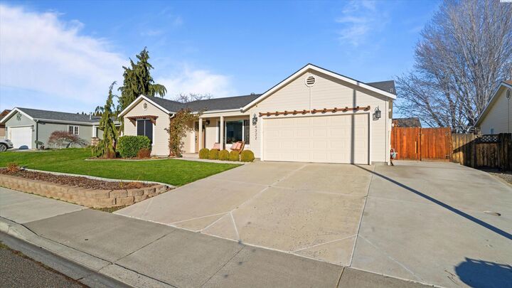 Property Photo:  4322 W 8th Ave  WA 99336 