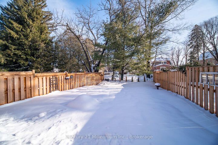 Photo de la propriété:  103 Mullin Street  ON N0C 1H0 