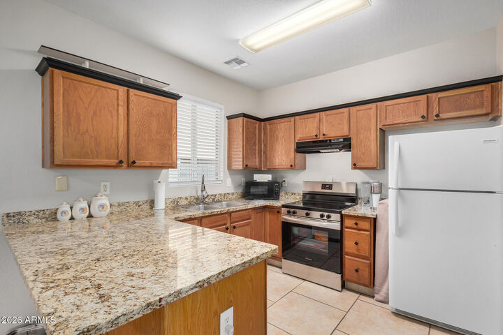 Property Photo:  2300 E Magma Road 28  AZ 85143 