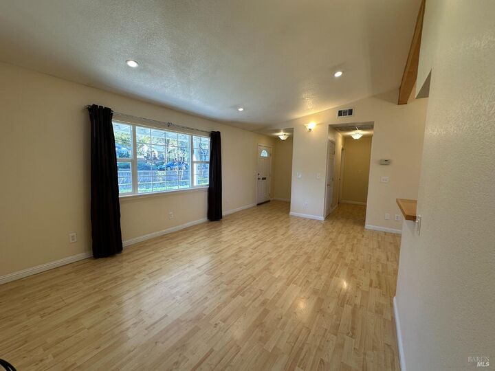 Property Photo:  721 S Oak Street  CA 95482 