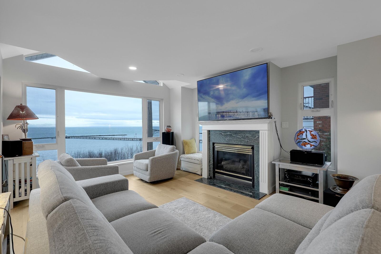 Property Photo:  15165 Marine Drive 204  BC V4B 1C5 