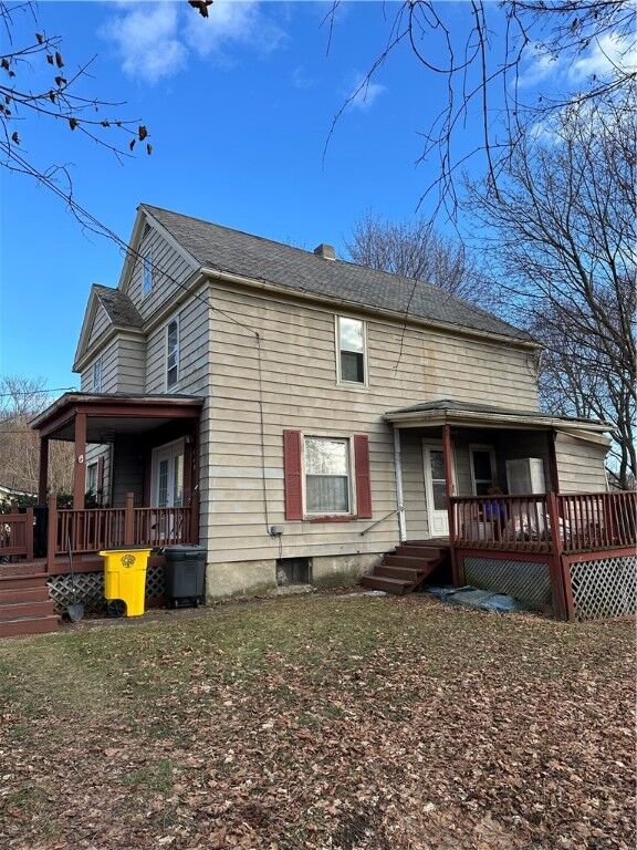 Property Photo:  960 East Avenue  NY 14901 