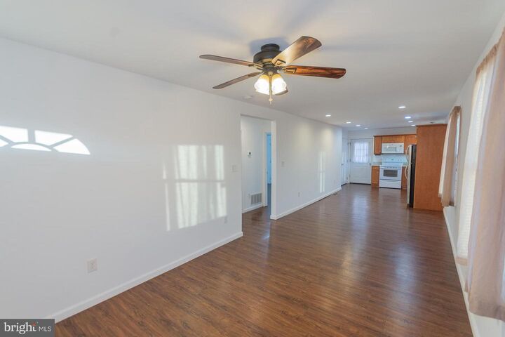 Property Photo:  300 W 4th Avenue  WV 25438 