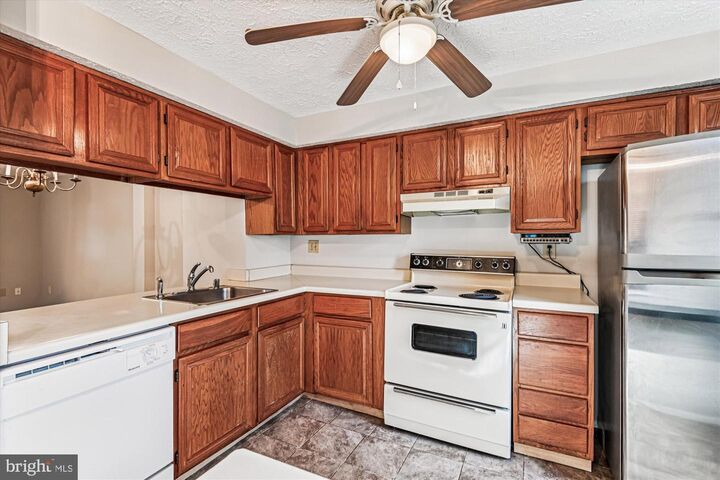 Property Photo:  5995 Rowanberry Drive 10H  MD 21075 