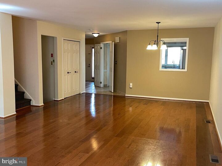 Property Photo:  19 Hanover Court  NJ 08540 