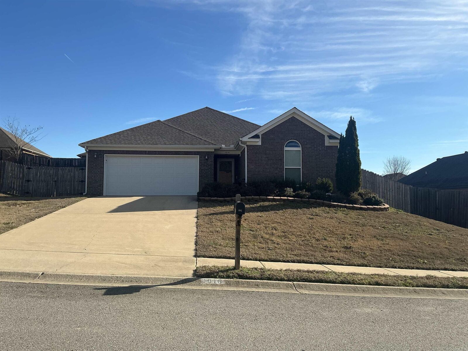 Property Photo:  1016 Heritage Way  AR 72019 