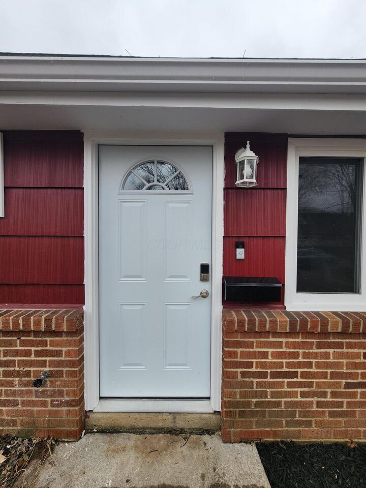 Property Photo:  1470 Efner Drive  OH 43227 