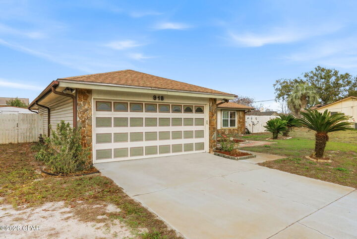 Property Photo:  918 Venetian Way  FL 32405 