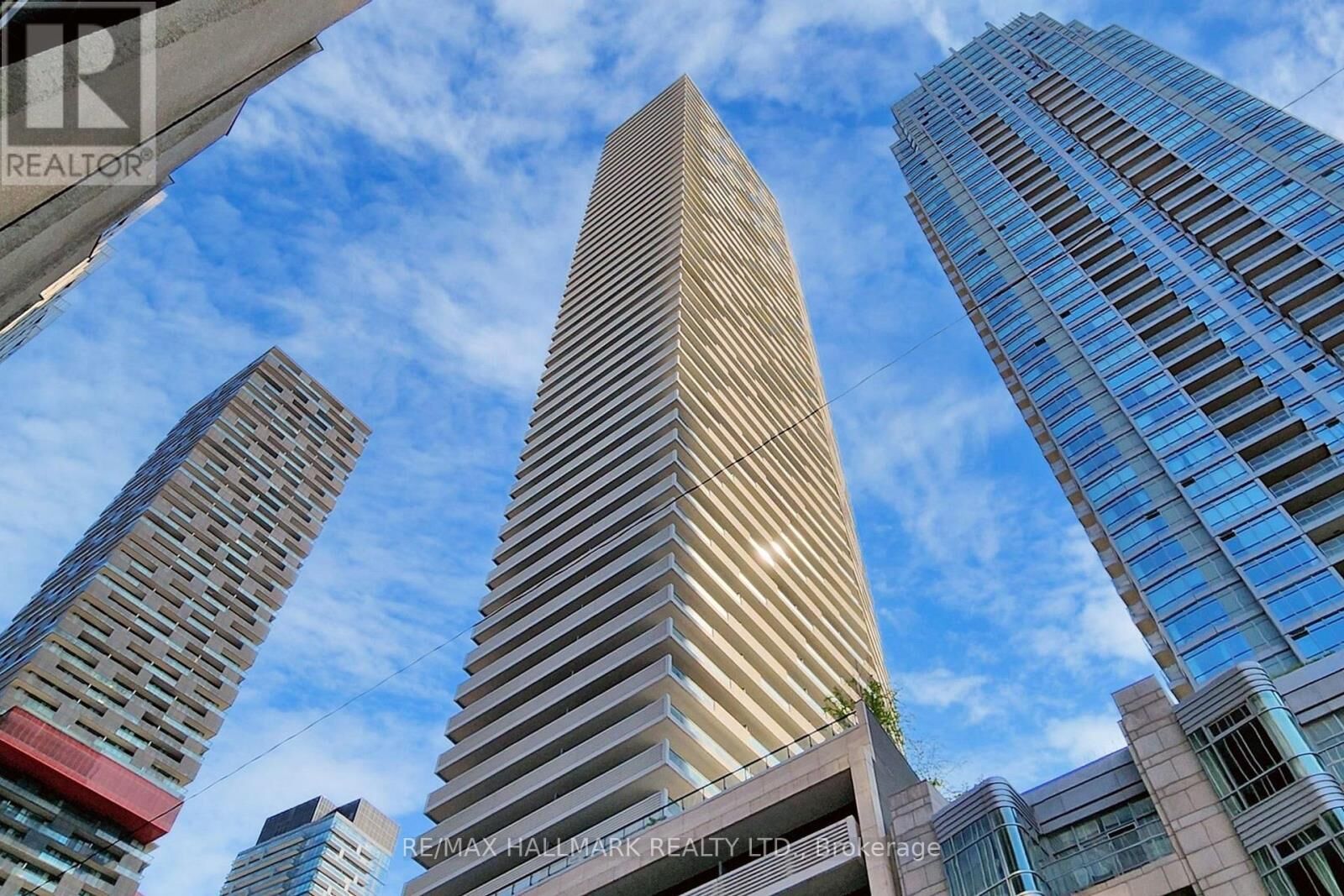 Property Photo:  2221 Yonge Street 313  ON M4S 2B4 