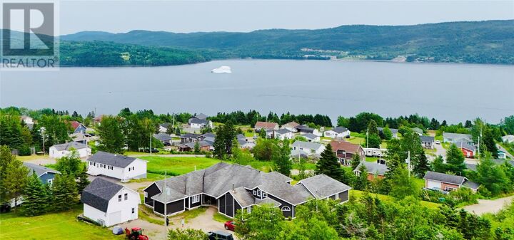 Property Photo:  10 Hillcrest Road  NL  