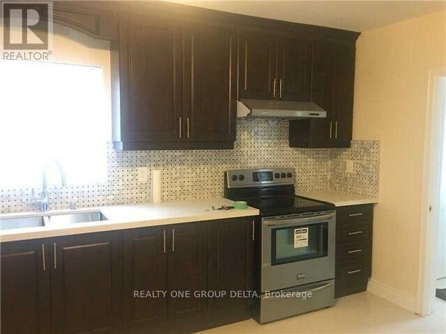 Property Photo:  30 Dittmer Crescent Upper  ON M9W 4P8 