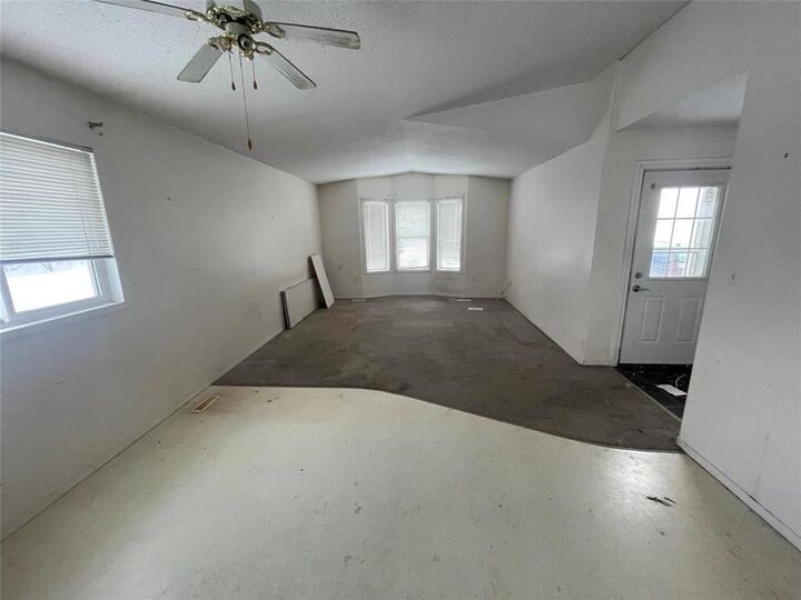 Property Photo:  432 Wheatland Drive  MB R0K 0H0 