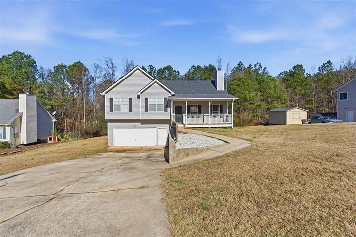 Property Photo:  304 Diamond Court  GA 30116 