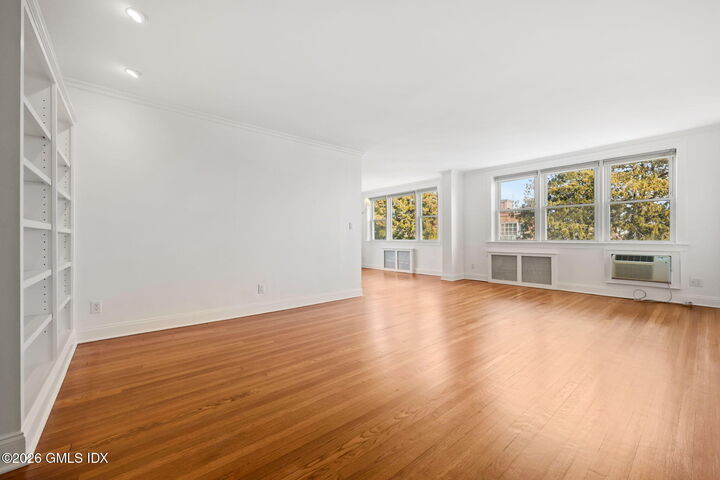 Property Photo:  4 Putnam Hill 4G  CT 06830 