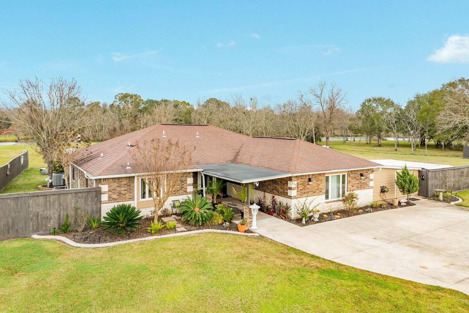 Property Photo: 152 Lakewood Drive TX 77515