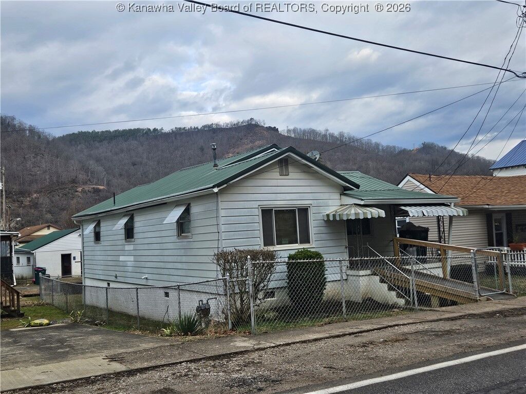 Property Photo:  2509 Third Avenue  WV 25067 