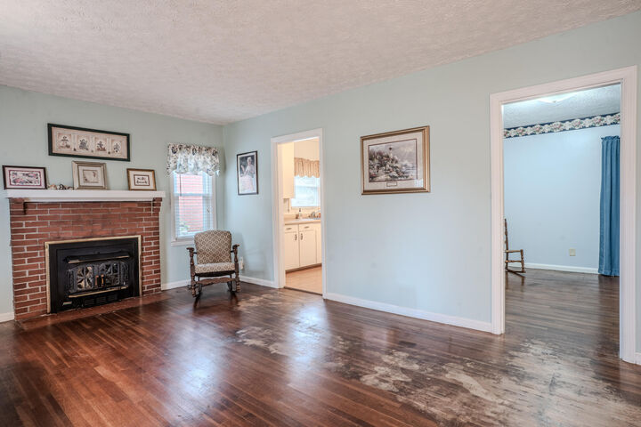 Property Photo:  224 E Cross Street  KY 40347 