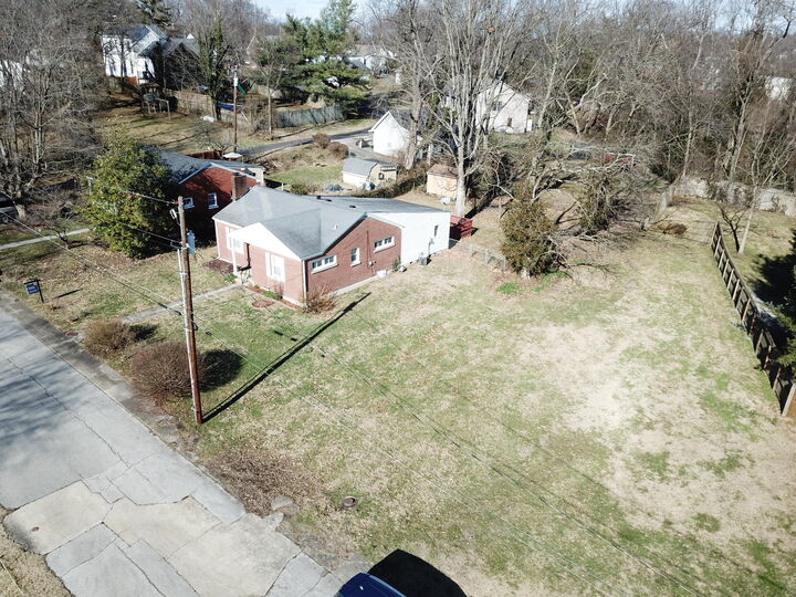Property Photo: 224 E Cross Street KY 40347