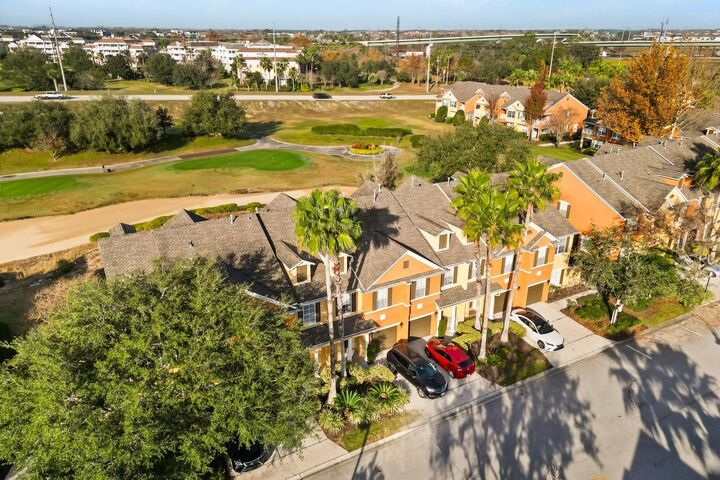 Property Photo:  856 Assembly Court  FL 34747 