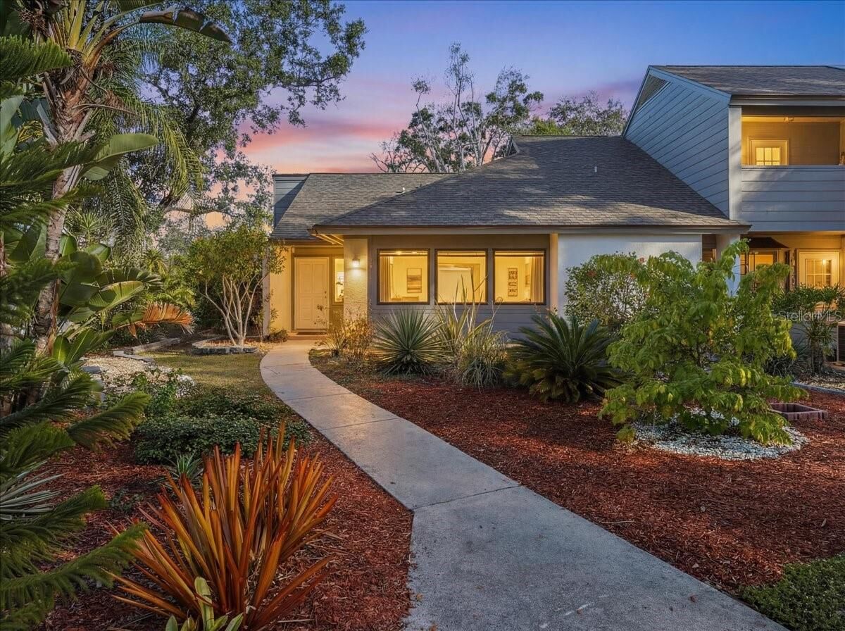 Property Photo:  3205 Golden Eagle Lane  FL 34231 