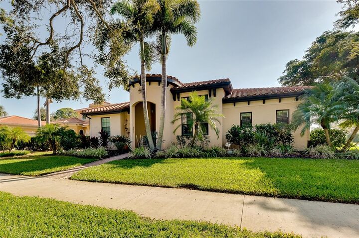 Property Photo:  641 W Venice Avenue  FL 34285 