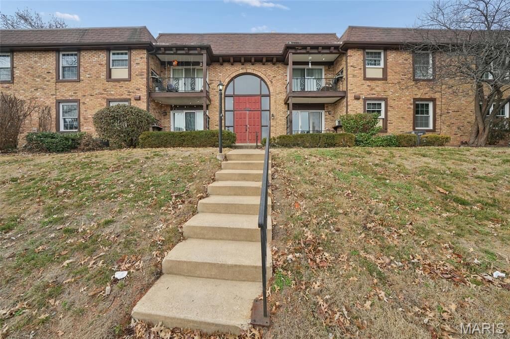 Property Photo: 11872 Cresta Verde Drive D MO 63146