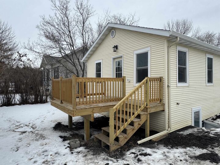 Property Photo: 616 NW 18th St ND 58703